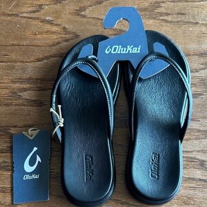 OluKai Women's Elegant Black Sandals